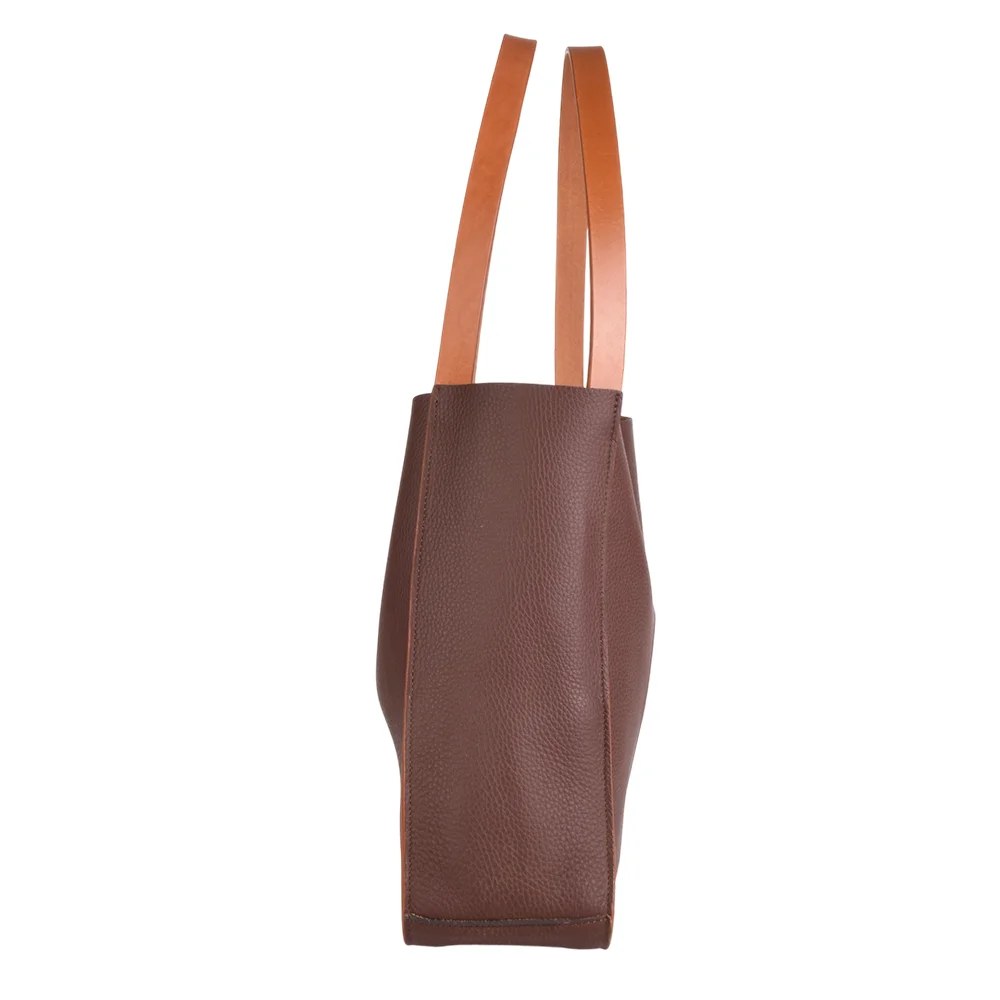 Manual ženska kožna torba Excella 56019 – braon tote sa utisnutim logom